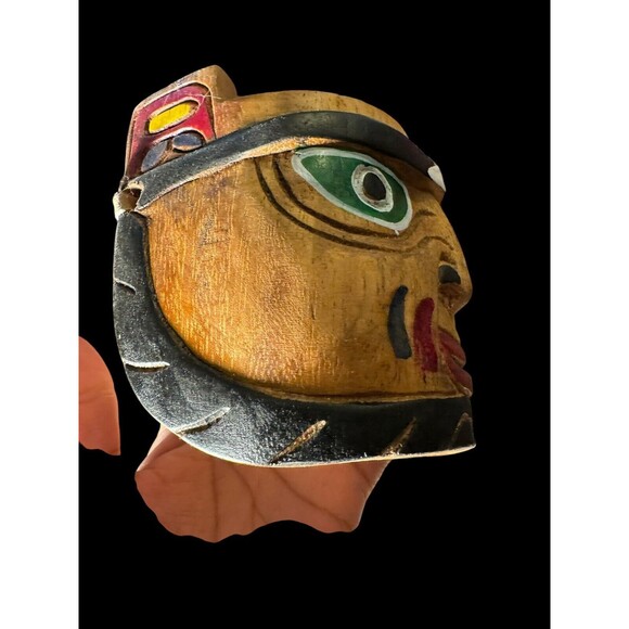 Vintage Handmade and Hand Painted Tribal Mask Native Art wall decor - Picture 3 of 10